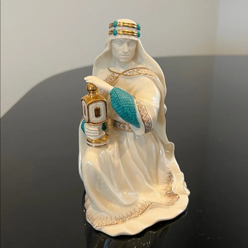 Lenox First Blessing Nativity - Melchior - Picture 1 of 16